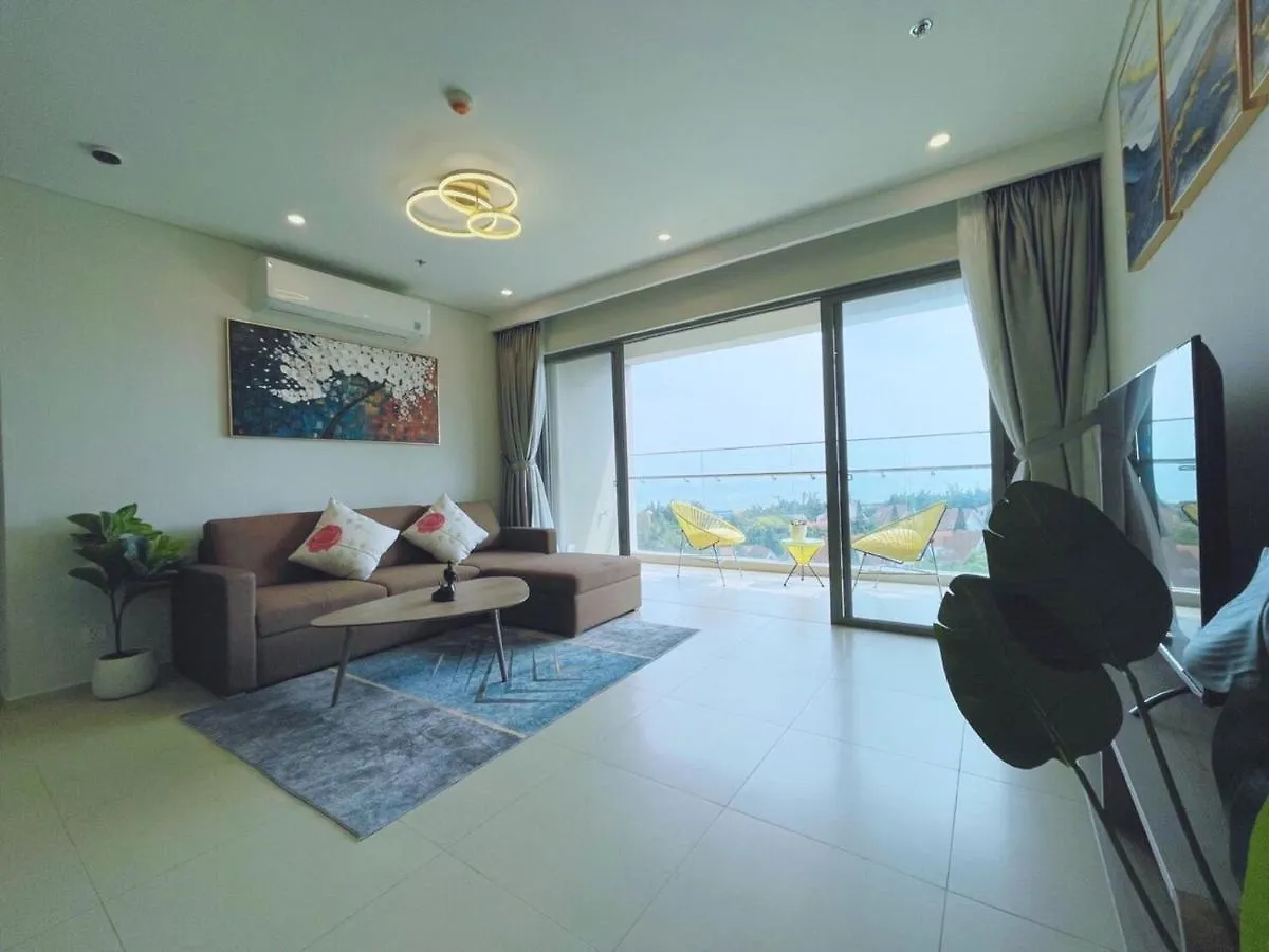 The Song Vung Tau Condotel: Beachfront 5-Star Apartment with Infinity Pool 0*,  Vietnam