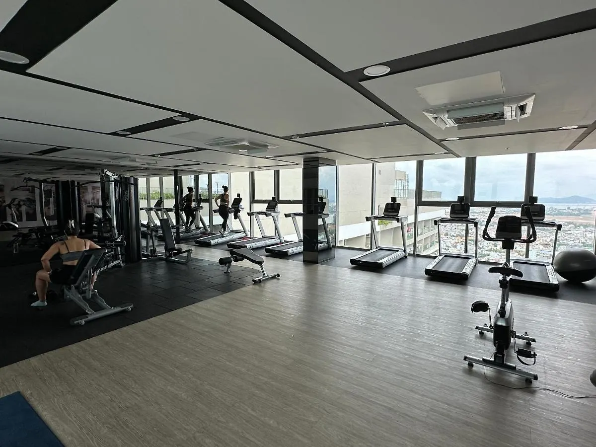 The Song Vung Tau Condotel: Beachfront 5-Star Apartment with Infinity Pool 0*,