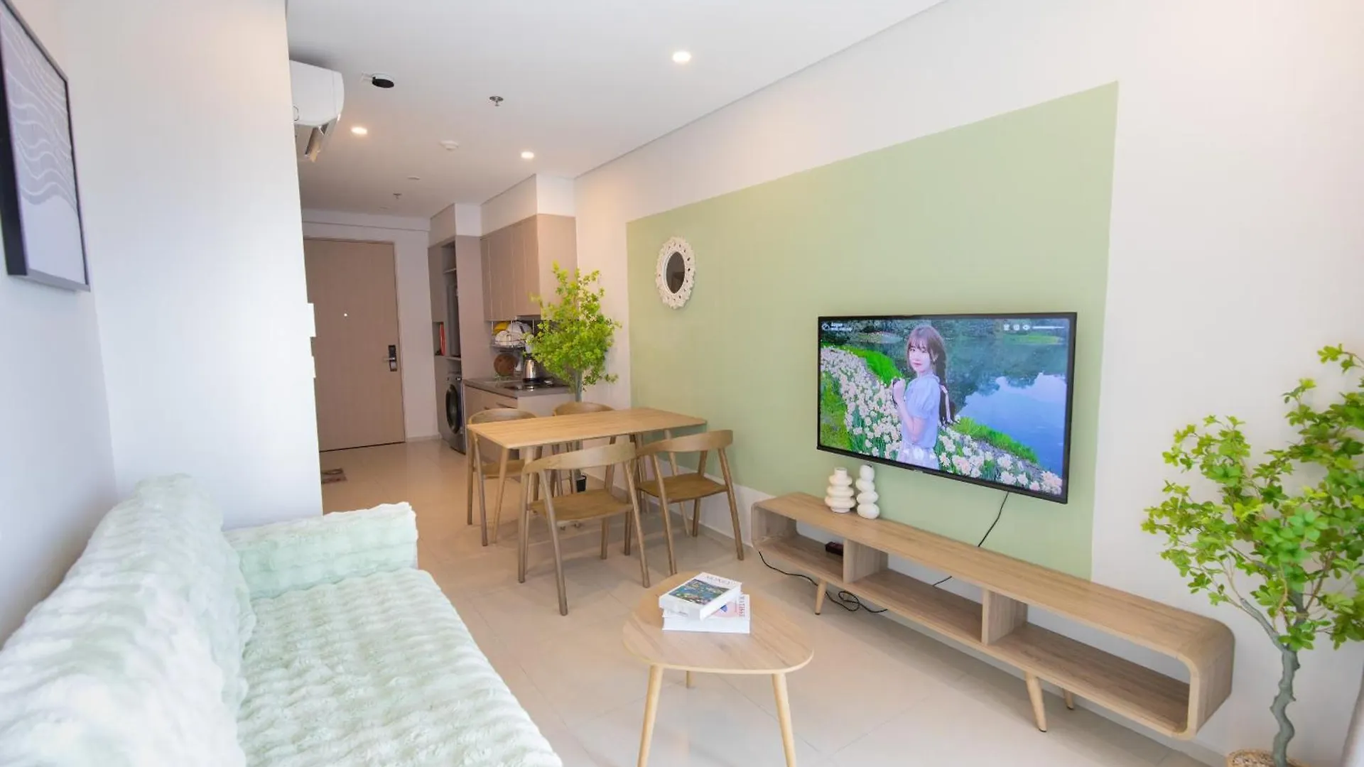 The Song Vung Tau Condotel: Beachfront 5-Star Apartment with Infinity Pool