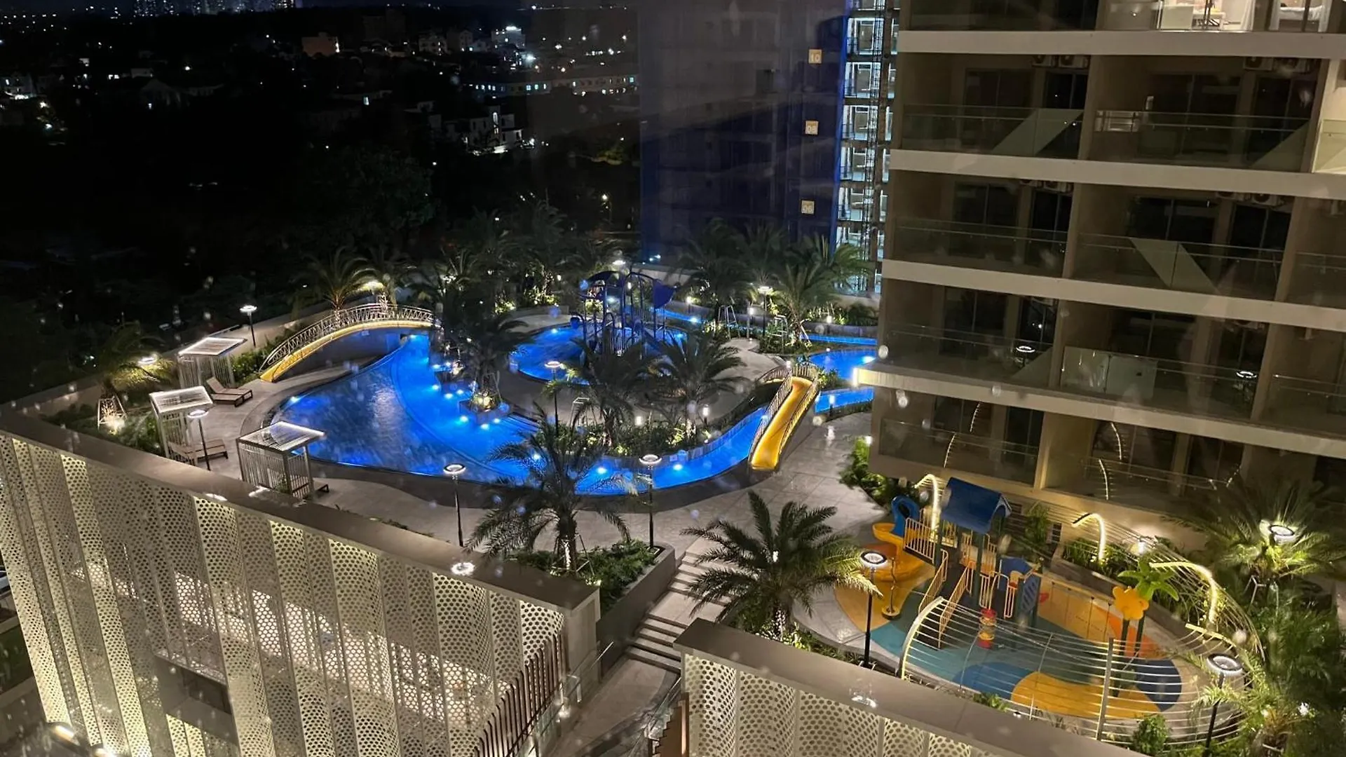 The Song Vung Tau Condotel: Beachfront 5-Star Apartment with Infinity Pool