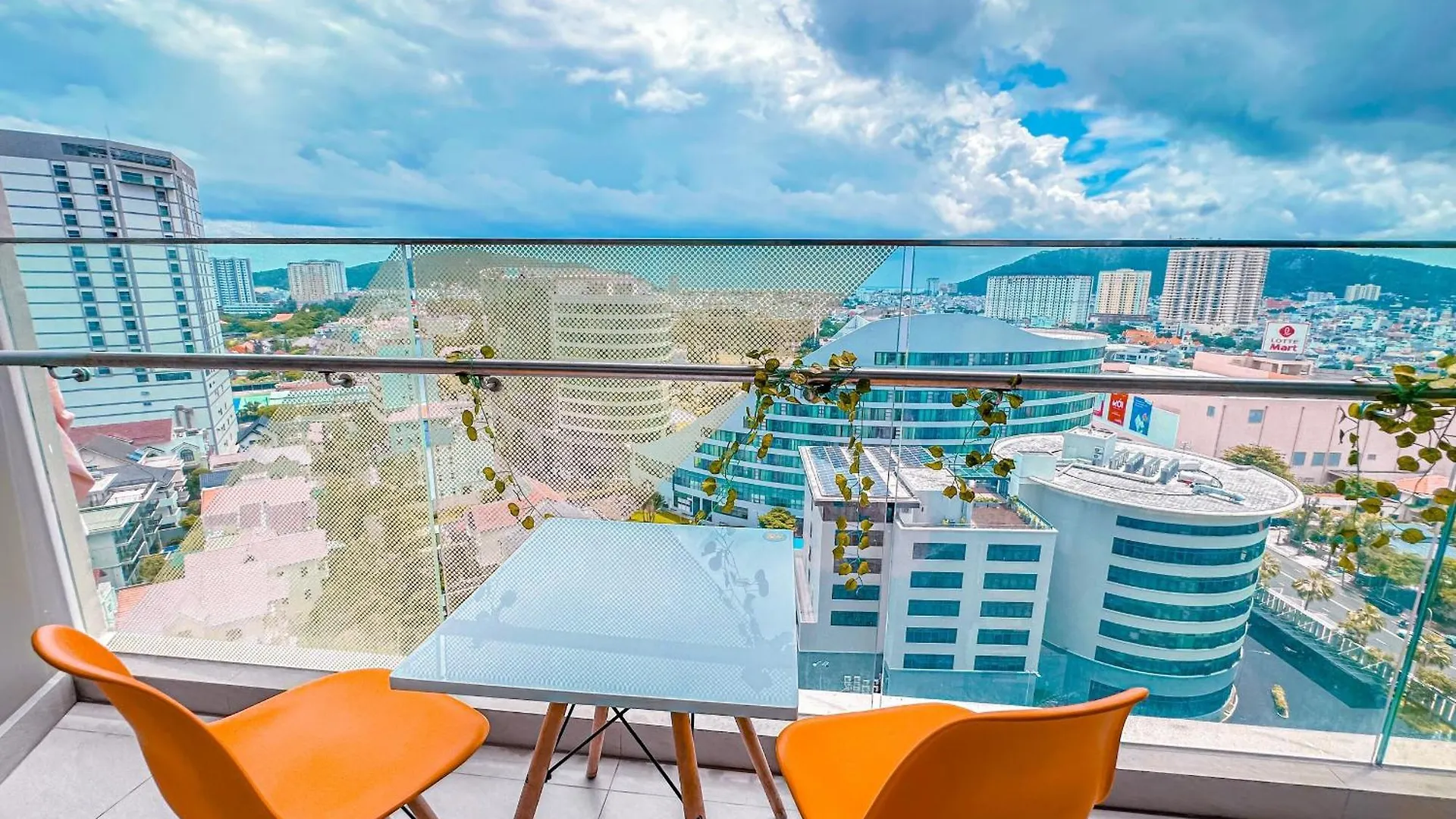 The Song Vung Tau Condotel: Beachfront 5-Star Apartment with Infinity Pool