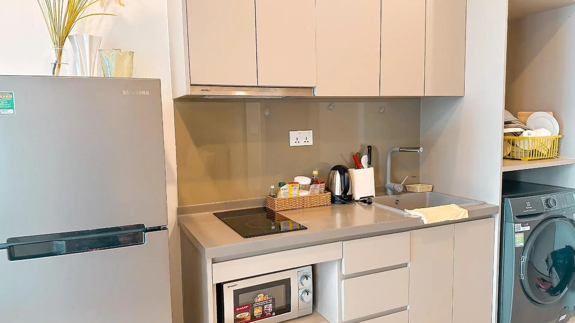 The Song Vung Tau Condotel: Beachfront 5-Star Apartment with Infinity Pool 0*,  Vietnam
