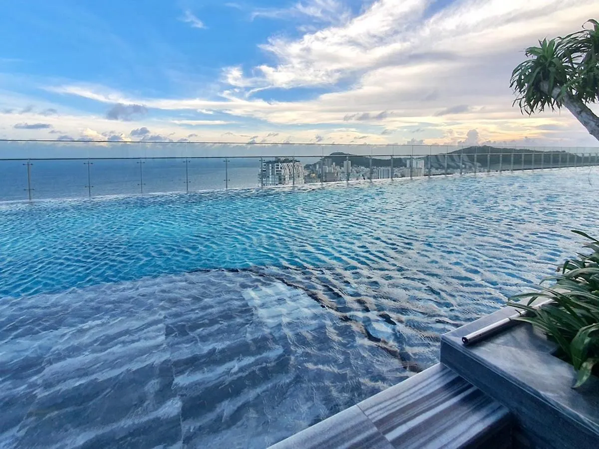 The Song Vung Tau Condotel: Beachfront 5-Star Apartment with Infinity Pool 0*,