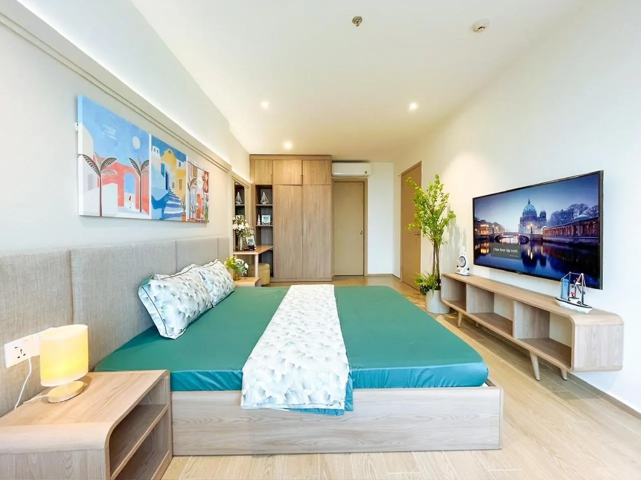 The Song Vung Tau Condotel: Beachfront 5-Star Apartment with Infinity Pool