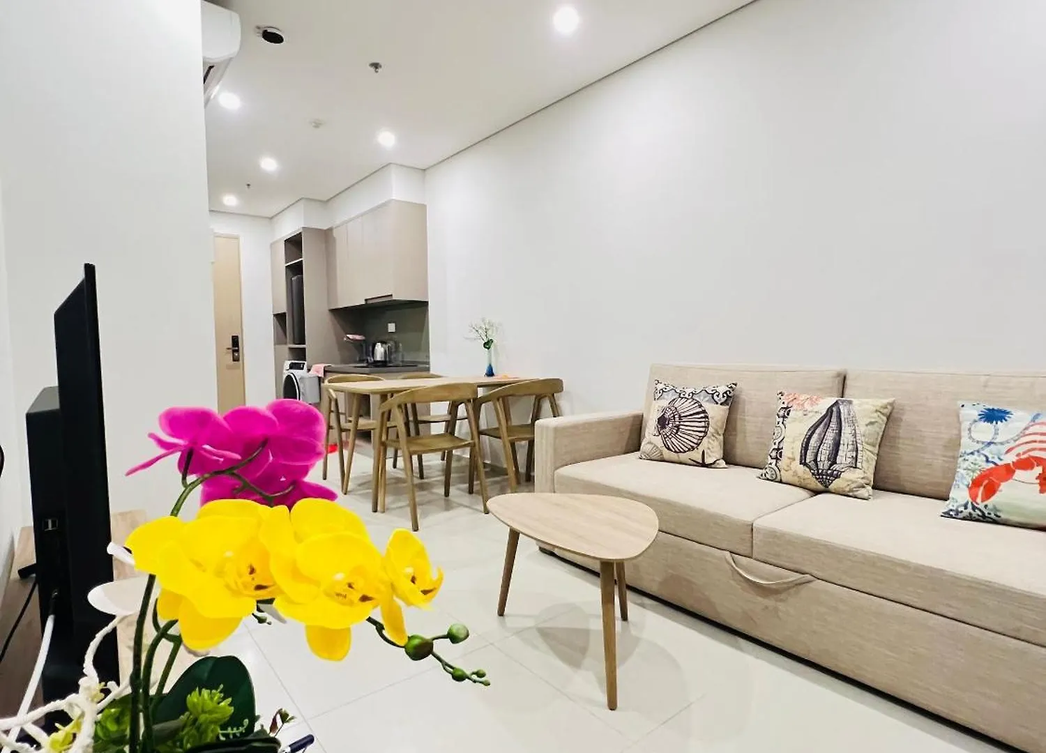 The Song Vung Tau Condotel: Beachfront 5-Star Apartment with Infinity Pool