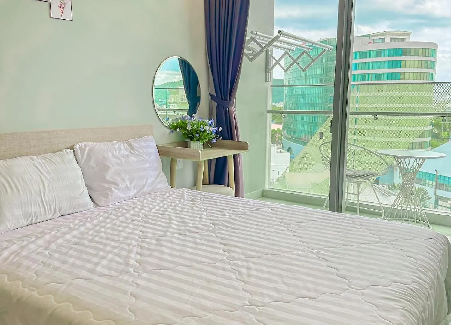 The Song Vung Tau Condotel: Beachfront 5-Star Apartment with Infinity Pool
